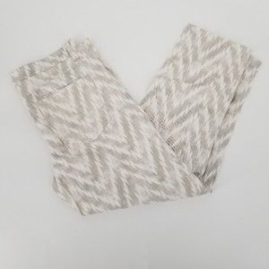 JONES NEW YORK SPORT stretch capri white gray chevron pattern 6